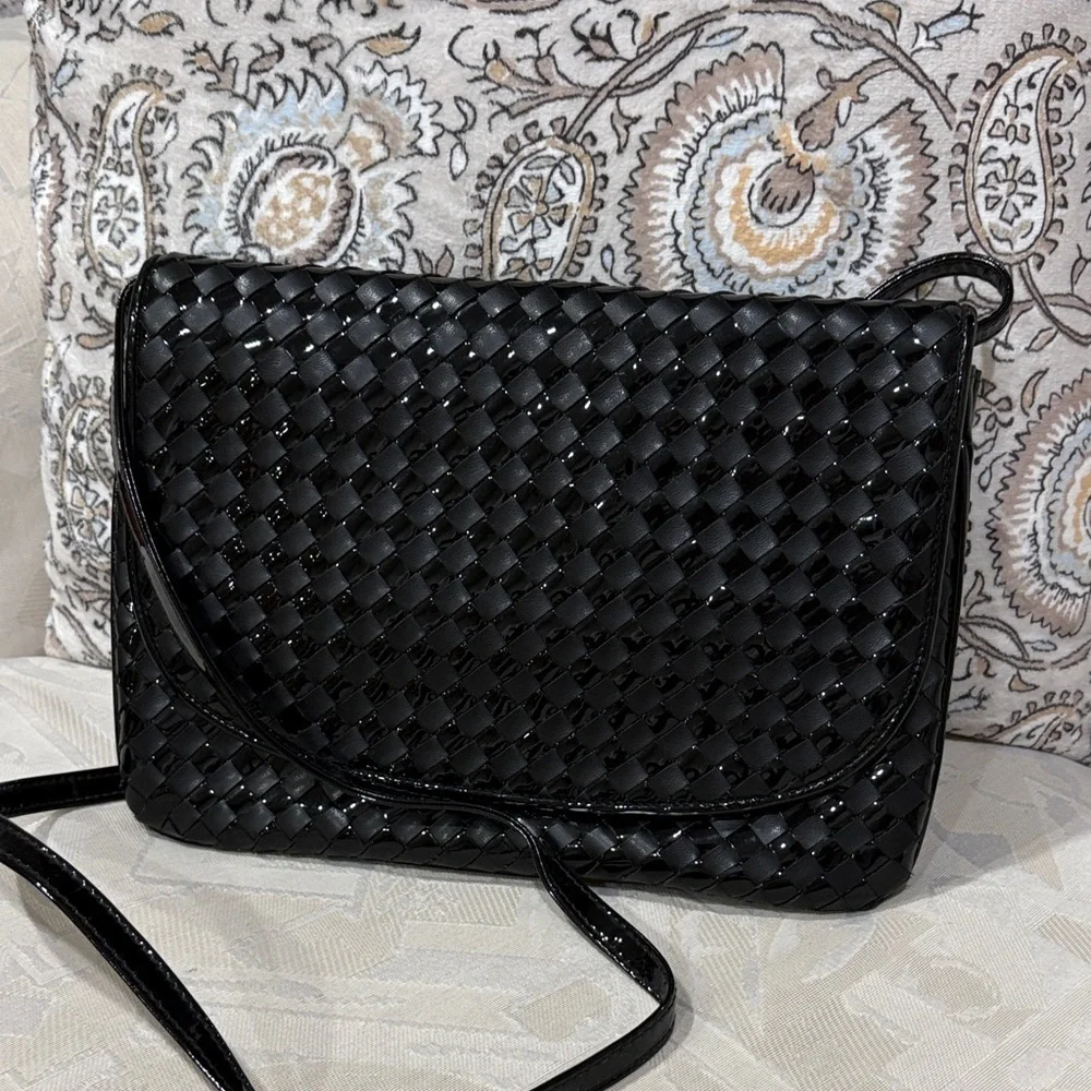 Vintage Aspects Classic leather Black Woven Crossbody shoulder clutch bag